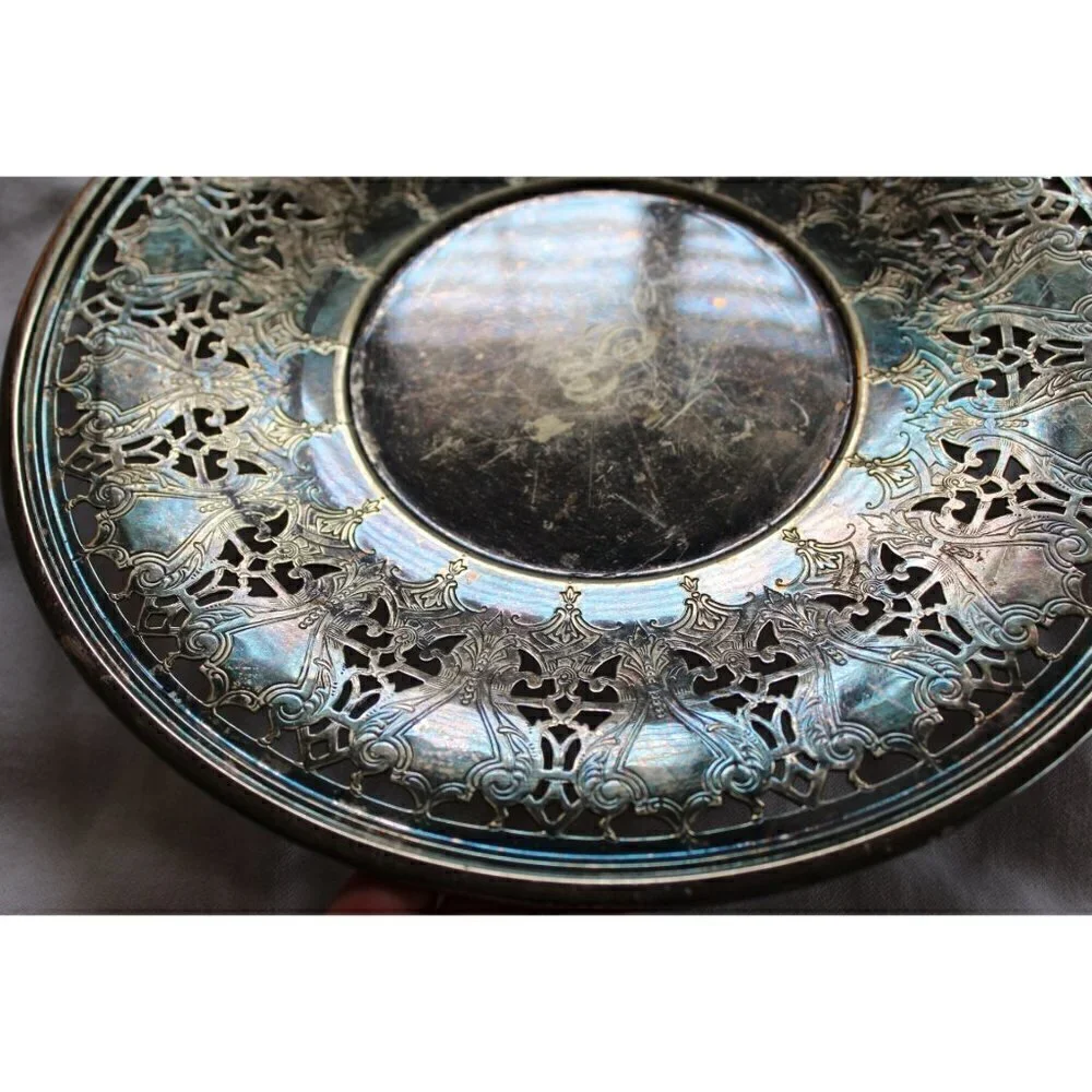 Vintage EPNS 3025 Mfg. Co Silver Plate tray Ornate Round made in USA